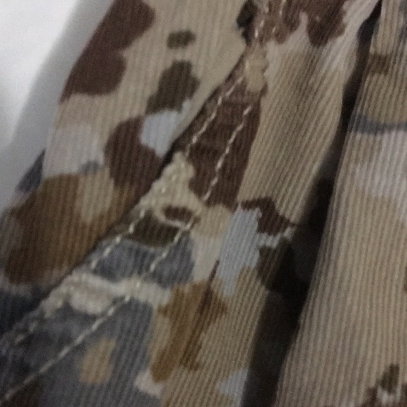 Gently used thin corduroy camouflage print pants like new - Picture 4 of 5